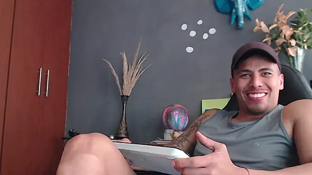 geirge teacherxx online show from January 12, 2025, 8:14 pm