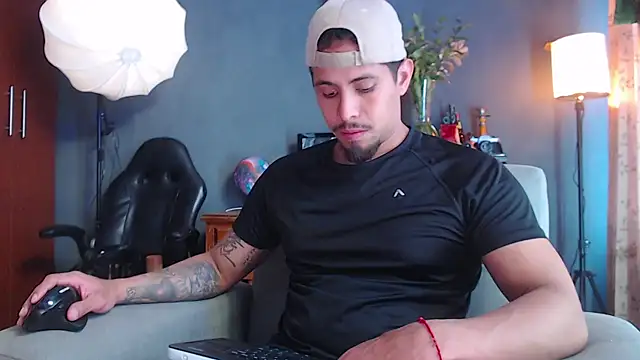 geirge teacherxx online show from November 5, 2025, 8:53 pm