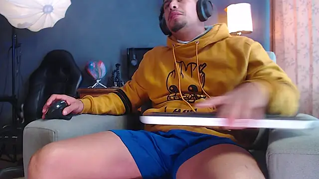 geirge teacherxx online show from December 4, 2025, 9:45 pm