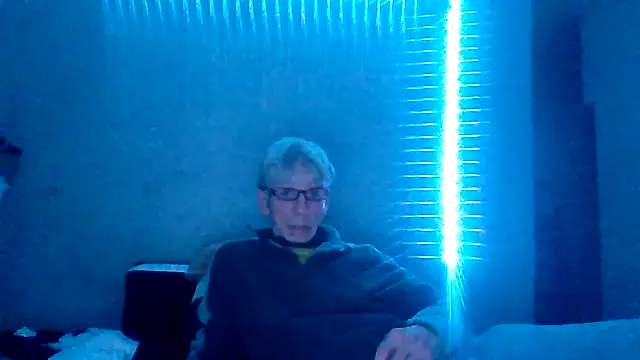 Snapshot of InMeinenMund chatting on November 21, 2025, 4:00 am InMeinenMund online show from November 21, 2025, 4:00 am