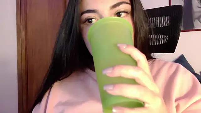 Honey Aynur20 online show from September 10, 2025, 7:14 pm