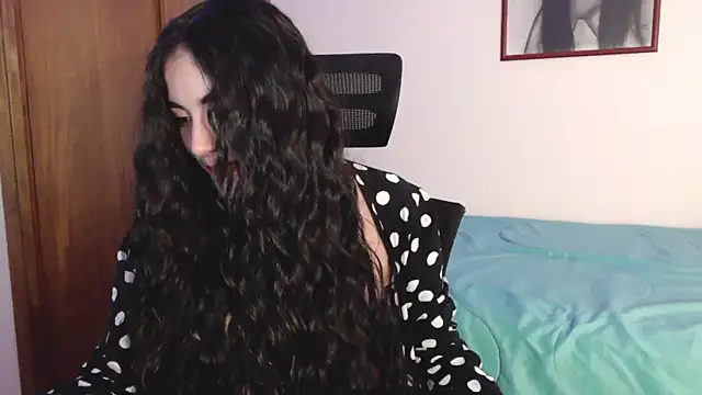 Honey Aynur20 online show from September 18, 2025, 5:04 pm