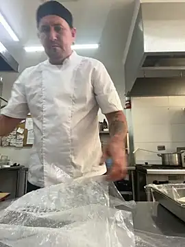 Snapshot of xavier_1988 chatting on February 14, 2026, 7:43 pm xavier 1988 online show from February 14, 2026, 7:43 pm