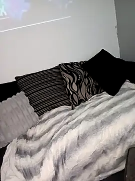 Snapshot of Leanne43 chatting on February 25, 2026, 8:07 pm Leanne43 online show from February 25, 2026, 8:07 pm