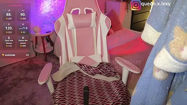 Snapshot of queenxlexy chatting on November 20, 2025, 4:51 pm queenxlexy online show from November 20, 2025, 4:51 pm