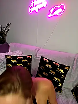 Snapshot of VickyDiamondx chatting on September 10, 2025, 6:19 pm VickyDiamondx online show from September 10, 2025, 6:19 pm