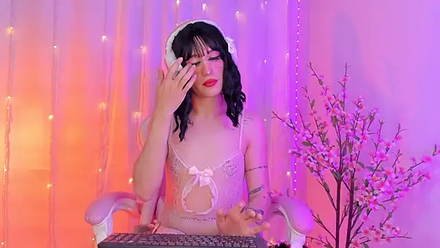 rosseblondee online show from April 17, 2026, 9:29 pm