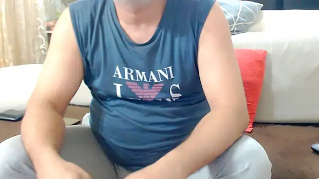 Snapshot of LiONTURK chatting on February 9, 2025, 5:43 pm LiONTURK online show from February 9, 2025, 5:43 pm