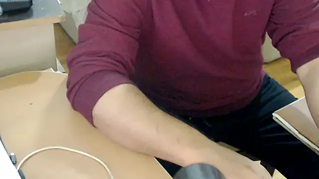 Snapshot of LiONTURK chatting on October 12, 2025, 7:57 pm LiONTURK online show from October 12, 2025, 7:57 pm