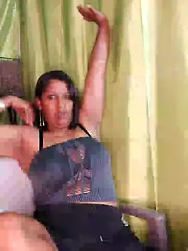 Snapshot of Lilybanx chatting on December 6, 2024, 6:50 pm Lilybanx online show from December 6, 2024, 6:50 pm