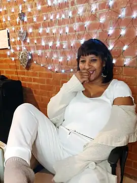 Snapshot of Lilybanx chatting on February 12, 2025, 7:35 pm Lilybanx online show from February 12, 2025, 7:35 pm