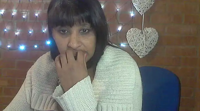 Snapshot of Lilybanx chatting on February 17, 2025, 5:32 pm Lilybanx online show from February 17, 2025, 5:32 pm