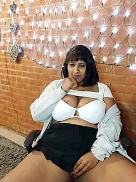 Snapshot of Lilybanx chatting on February 22, 2025, 12:19 pm Lilybanx online show from February 22, 2025, 12:19 pm