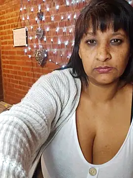 Snapshot of Lilybanx chatting on February 23, 2025, 4:46 pm Lilybanx online show from February 23, 2025, 4:46 pm