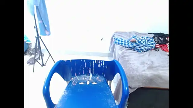 keyklin1 online show from October 22, 2025, 11:43 am