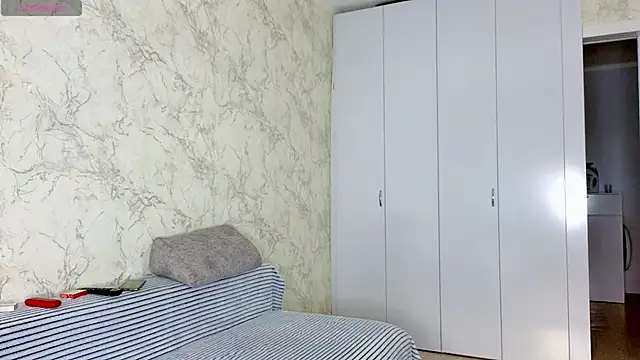 Snapshot of sweeetgirls2021 chatting on February 6, 2026, 3:22 am sweeetgirls2021 online show from February 6, 2026, 3:22 am