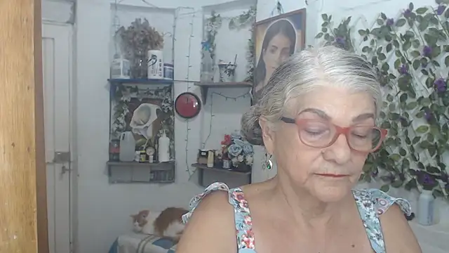 FunnyGrandma online show from April 11, 2026, 12:04 am