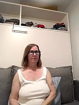 SweetandNaughty1 online show from June 5, 2026, 3:57 am