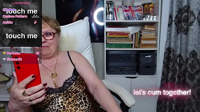 Snapshot of Mella4you chatting on February 5, 2025, 5:20 pm Mella4you online show from February 5, 2025, 5:20 pm