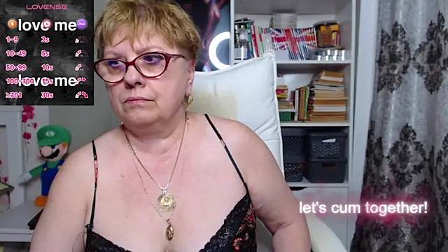 Snapshot of Mella4you chatting on February 16, 2025, 11:49 am Mella4you online show from February 16, 2025, 11:49 am