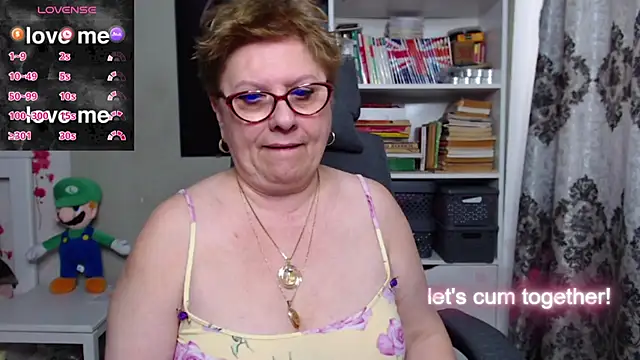 Snapshot of Mella4you chatting on March 4, 2025, 10:46 am Mella4you online show from March 4, 2025, 10:46 am