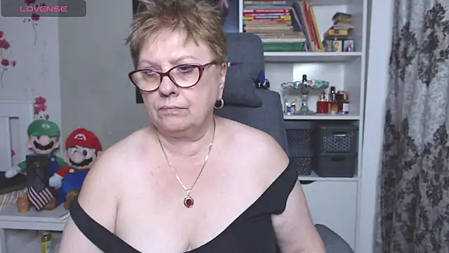 Snapshot of Mella4you chatting on October 26, 2025, 11:05 am Mella4you online show from October 26, 2025, 11:05 am