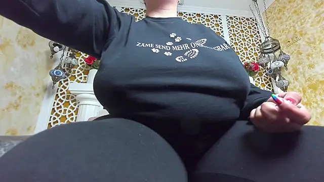 AleshaArabian online show from October 29, 2025, 4:15 am