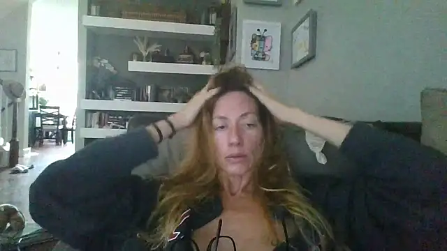 Rhodesxox online show from October 8, 2025, 6:38 pm