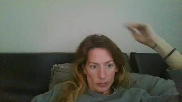 Rhodesxox online show from November 5, 2025, 5:57 pm