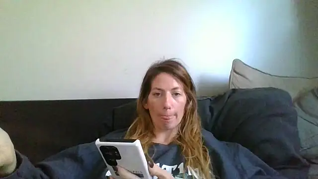 Rhodesxox online show from November 17, 2025, 7:19 pm