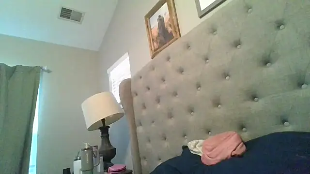 Rhodesxox online show from June 16, 2026, 11:29 pm