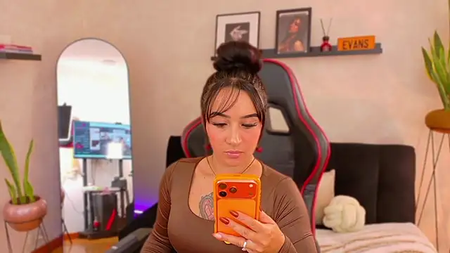 EmmyEvans1 online show from February 23, 2026, 7:44 pm