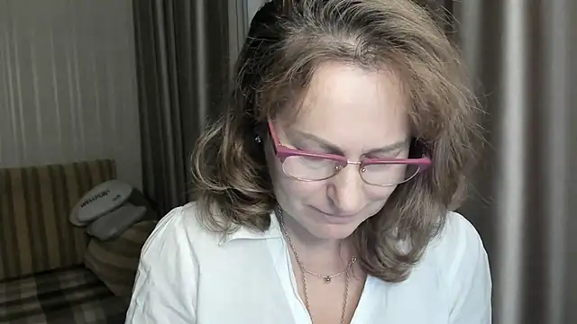 Snapshot of lauraoven chatting on January 5, 2025, 7:39 pm lauraoven online show from January 5, 2025, 7:39 pm