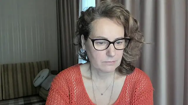 Snapshot of lauraoven chatting on January 19, 2025, 7:36 am lauraoven online show from January 19, 2025, 7:36 am