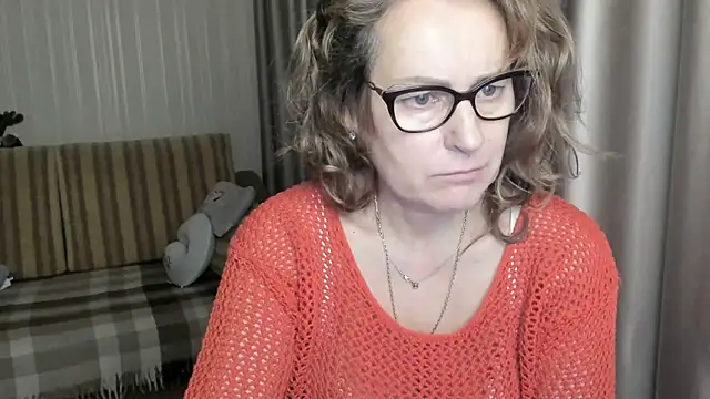 Snapshot of lauraoven chatting on January 19, 2025, 5:39 pm lauraoven online show from January 19, 2025, 5:39 pm