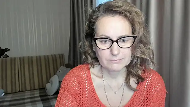 Snapshot of lauraoven chatting on January 20, 2025, 7:04 am lauraoven online show from January 20, 2025, 7:04 am