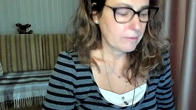 lauraoven online show from October 26, 2025, 8:31 am