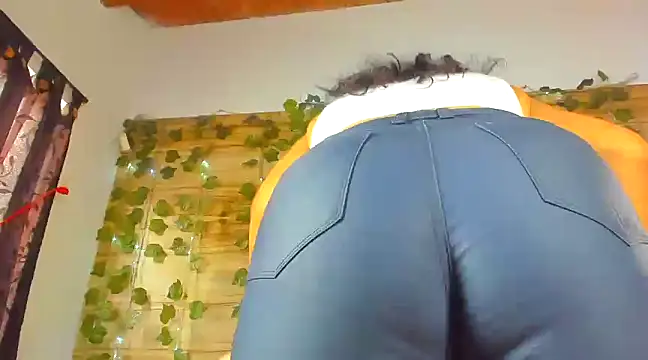 Snapshot of alyssia_ocean chatting on March 14, 2025, 9:54 pm alyssia ocean online show from March 14, 2025, 9:54 pm