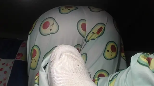 prettyangelsquirt online show from December 4, 2025, 8:28 pm