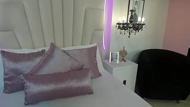 Snapshot of Sofiia_W26 chatting on May 11, 2026, 12:33 pm Sofiia W26 online show from May 11, 2026, 12:33 pm