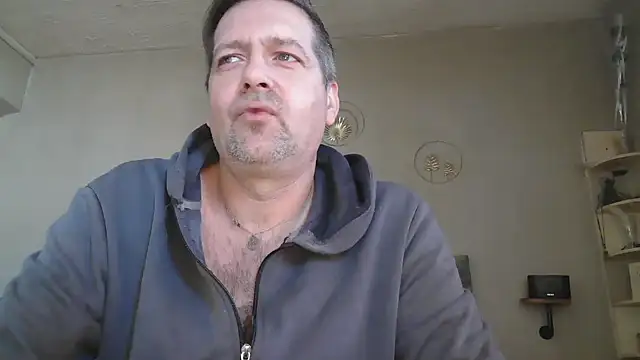 Snapshot of matrikes1 chatting on March 1, 2026, 11:12 am matrikes1 online show from March 1, 2026, 11:12 am