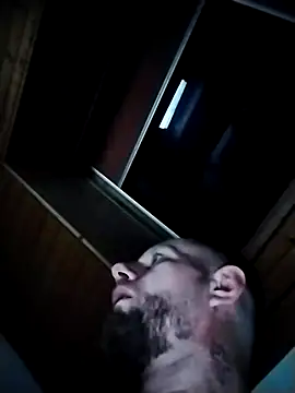 Snapshot of Kw8585kw chatting on January 24, 2025, 1:03 am Kw8585kw online show from January 24, 2025, 1:03 am