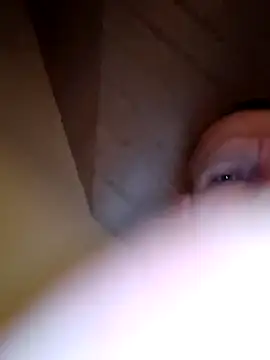 Snapshot of Kw8585kw chatting on January 15, 2026, 8:23 pm Kw8585kw online show from January 15, 2026, 8:23 pm