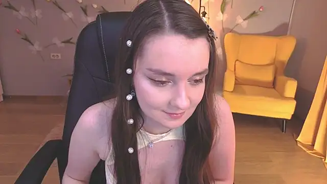 Snapshot of CloudGrace chatting on June 27, 2026, 6:13 pm CloudGrace online show from June 27, 2026, 6:13 pm