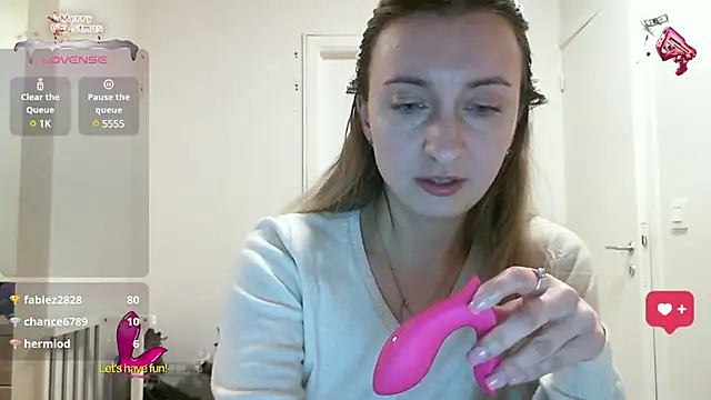 SusanCurt online show from March 11, 2025, 4:07 pm