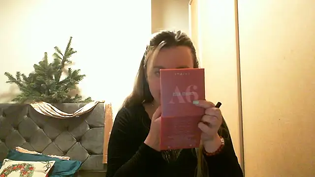 Snapshot of SusanCurt chatting on January 7, 2026, 5:48 pm SusanCurt online show from January 7, 2026, 5:48 pm