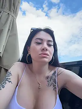 Wet  Bunny online show from July 4, 2026, 6:19 am