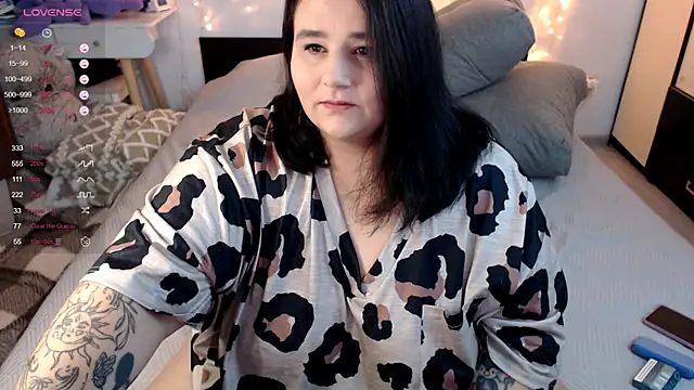 naughtykiss online show from October 25, 2025, 5:48 am