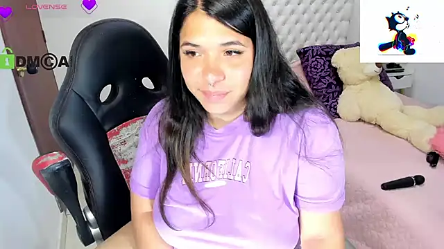 Snapshot of Karlathompson chatting on February 10, 2025, 11:13 pm Karlathompson online show from February 10, 2025, 11:13 pm