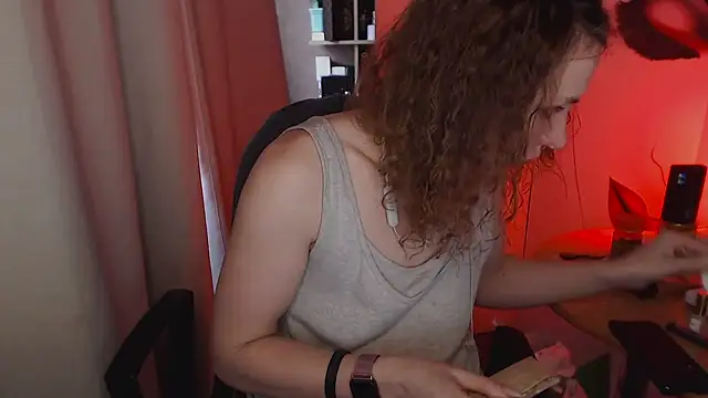 JohansonKatie online show from January 21, 2025, 9:24 am